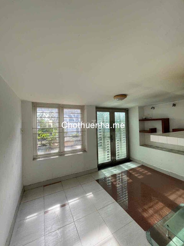 Nhà hiếm trong khu Apak có thang máy – 3 lầu – Giá chỉ 30 triệu/tháng!