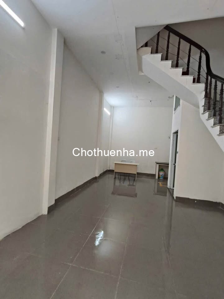 Cho thuê nhà nguyên căn – ngõ 800 Bạch Đằng, 35m² x 4 tầng 4PN, 3 WC, 12 Triệu