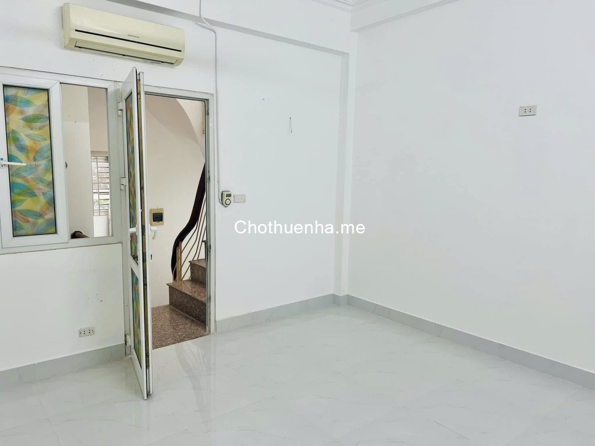Chính chủ cần cho thuê nguyên căn nhà 68 Ngọc Thuỵ, Long Biên, HN
