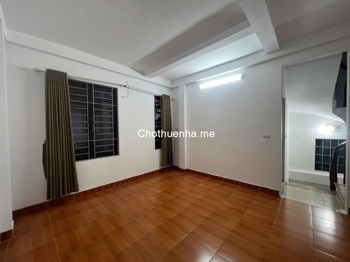 Cho thuê nhà nguyên căn – ngõ 114 Thanh Lân, 35m² x 4 tầng, 3PN, 3 WC, 9 Triệu