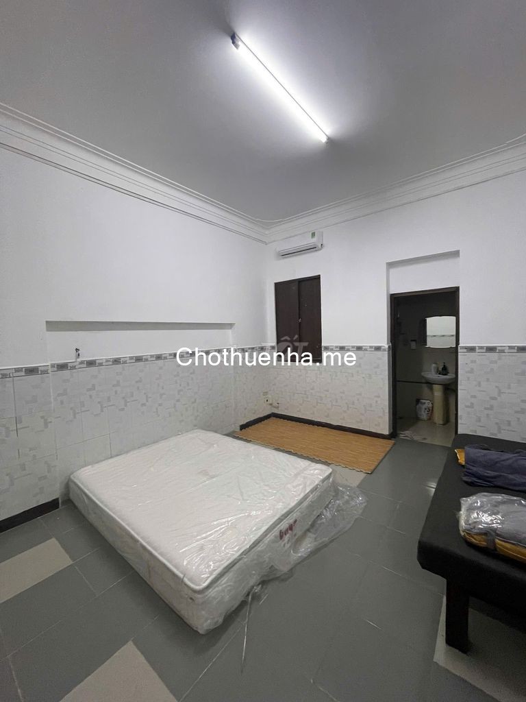 Hẻm xe tải thông từ Lê Hồng Phong- Cao Thắng vào - 4,5m x 18m 1trệt, 2 lầu - 5PN, 5WC