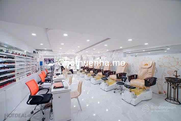 Cho thuê nhà mặt tiền Nguyễn Đình Chiểu - Q3