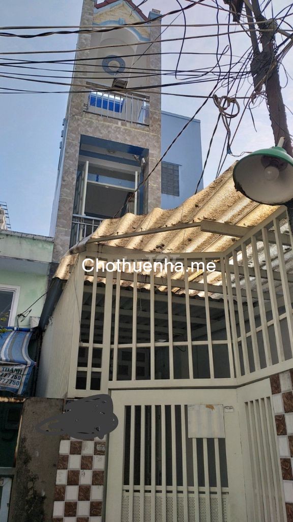 Nhà nguyên căn hẽm 3 gác, 1 trệt 2 lầu đúc, đối diện Coopmart Nhiêu Lộc