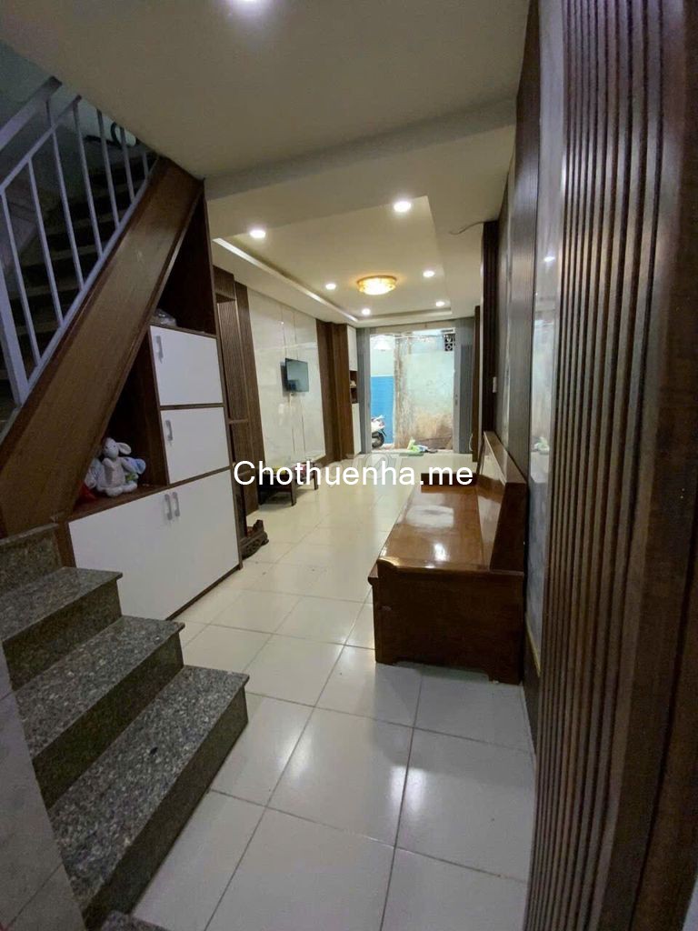 Cần cho thuê nhà giá rẻ ngay trung tâm quận 5 Trần Phú