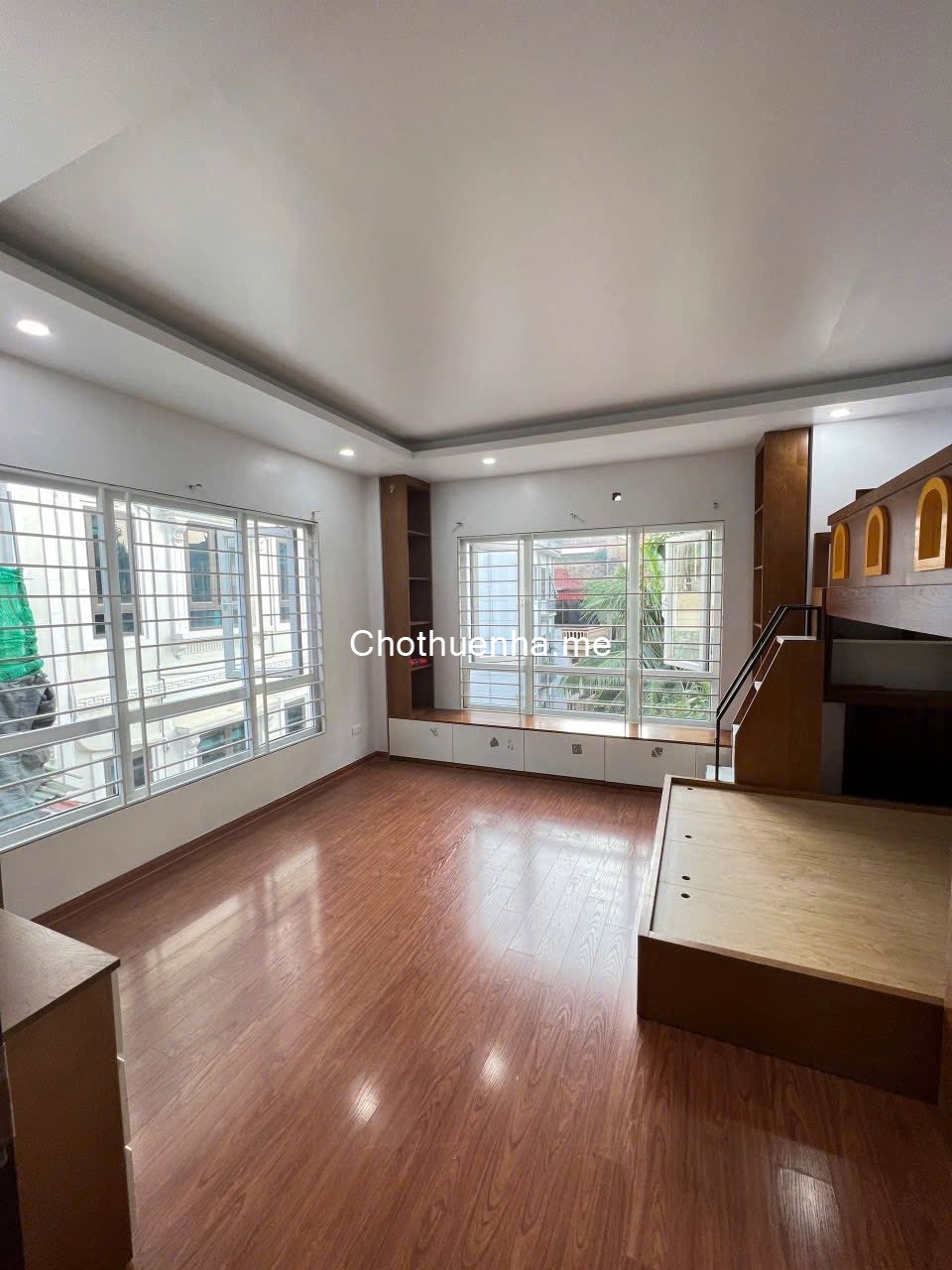 Cho thuê nhà ô tô lô góc 609 Vũ Tông Phan, 36m² x 5 tầng KD Spa, onle, ở 6 người tối đa