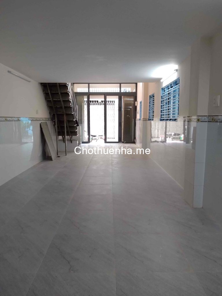 Cho thuê nhà nguyên căn hẻm thông Trân Hưng Đạo Q5, 1 trệt, lửng ( 2 pn, 2 wc )