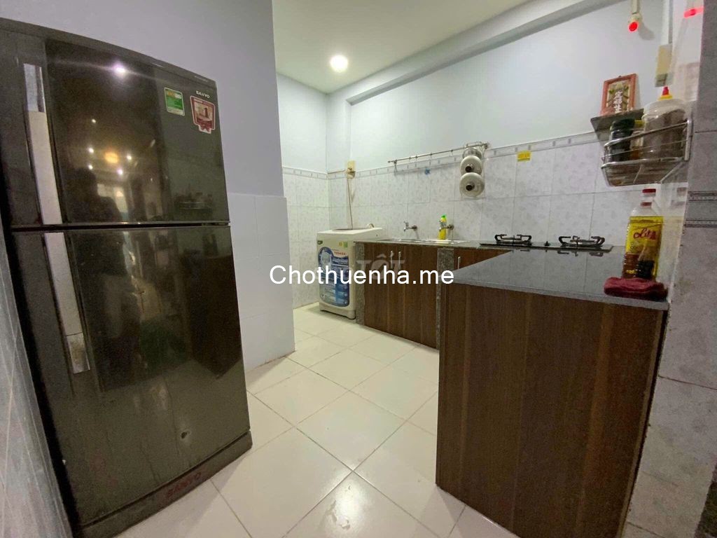 Cần cho thuê nhà giá rẻ ngay trung tâm quận 5 Trần Phú