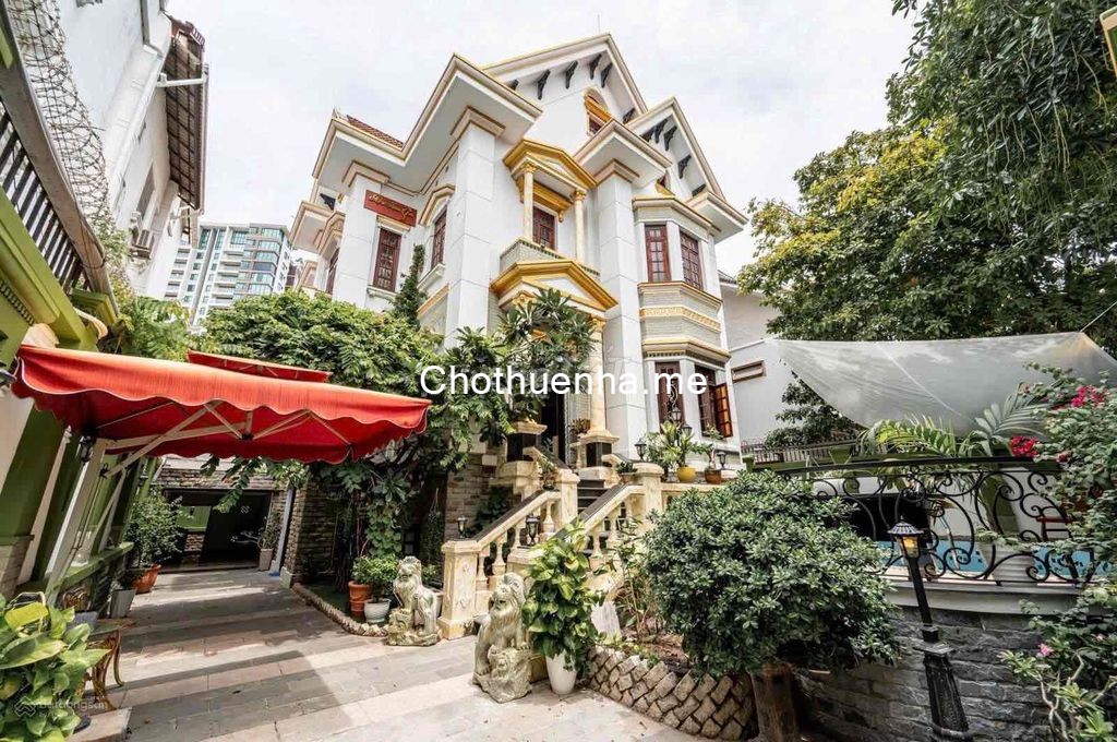 Biệt thự có hồ bơi sân vườn cho thuê tại Thảo Điện Q2, Trệt, 2 lầu – gồm 7 phòng ngủ, full nội thất