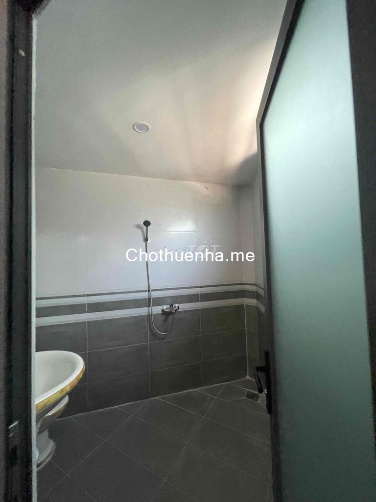 Cho thuê nhà mới 100%, hẻm ba gác gần chợ Thủ Đức