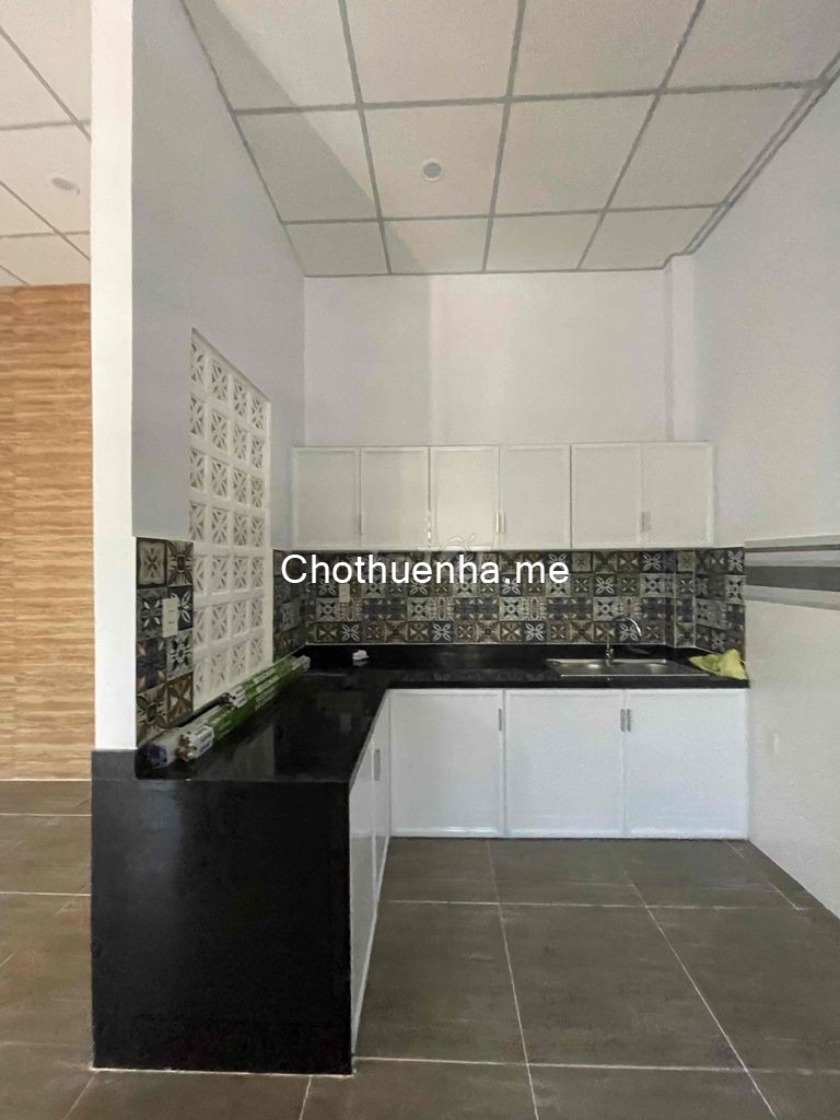 Cho thuê nhà mới 100%, hẻm ba gác gần chợ Thủ Đức