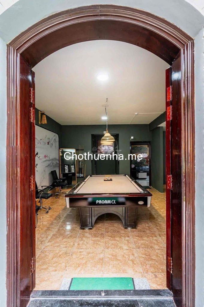 Biệt thự có hồ bơi sân vườn cho thuê tại Thảo Điện Q2, Trệt, 2 lầu – gồm 7 phòng ngủ, full nội thất