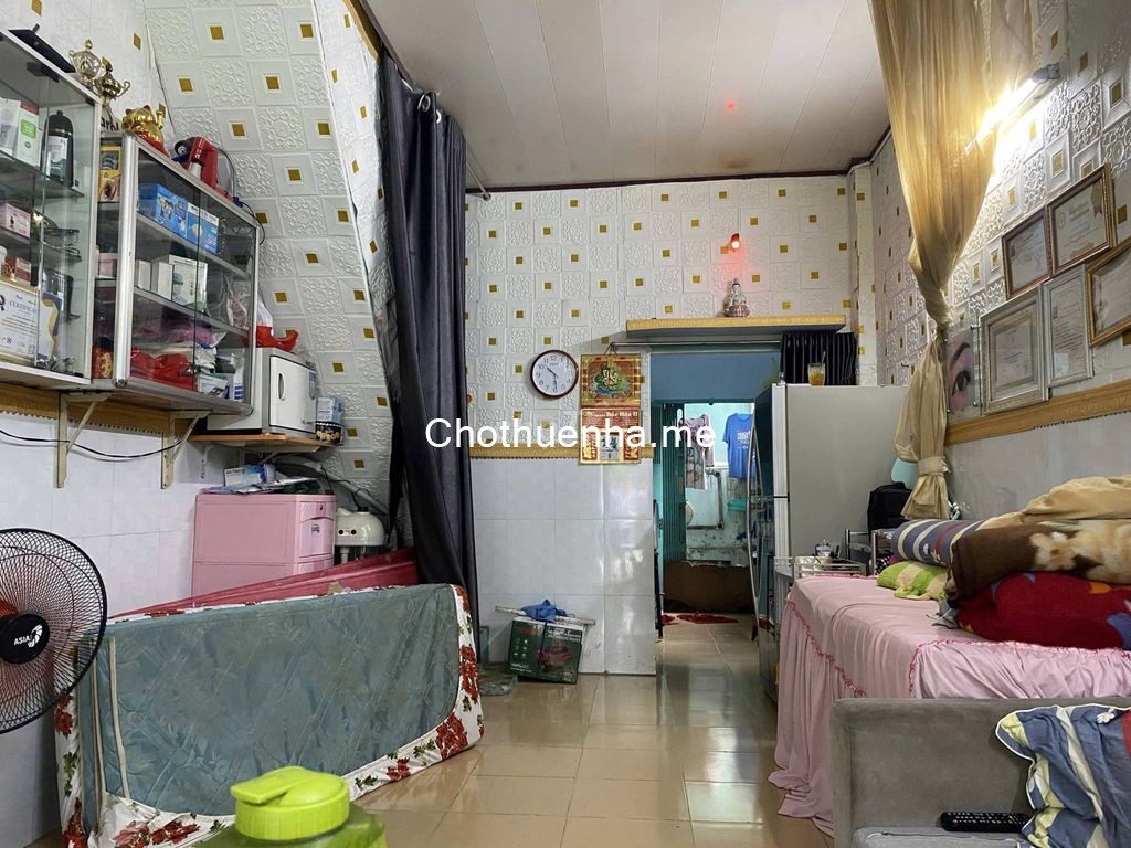 Nhà 1/ cách mặt tiền đường Lạc Long Quân 1 căn, 1 trệt, 1 lầu, 2 phòng ngủ, 1 WC