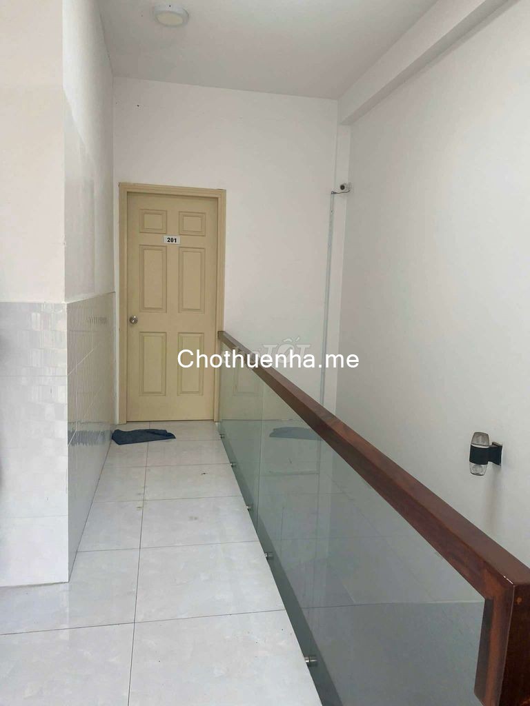 Cho thuê nhà 2 mặt tiền đường Đội Cung Phường 8 Quận 11