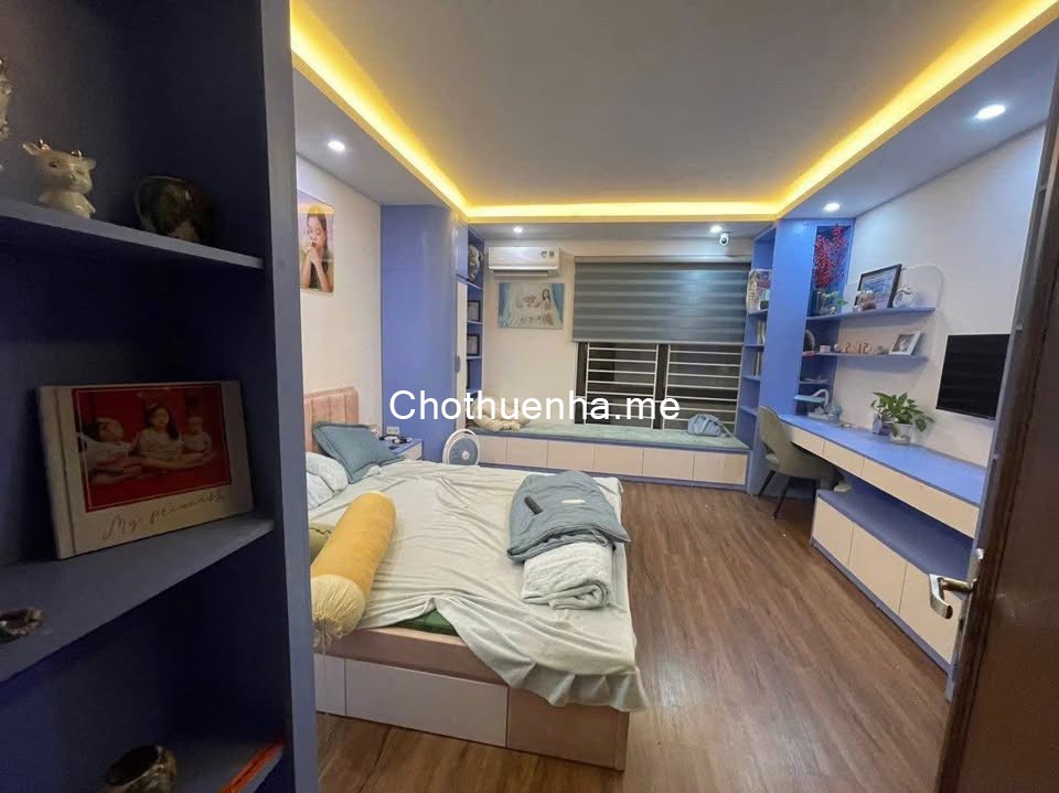 Cho thuê nhà ngõ 268 Ngọc Hồi, 5 tầng x 30m2, 3PN, 4 WC, Full đồ vào ngay