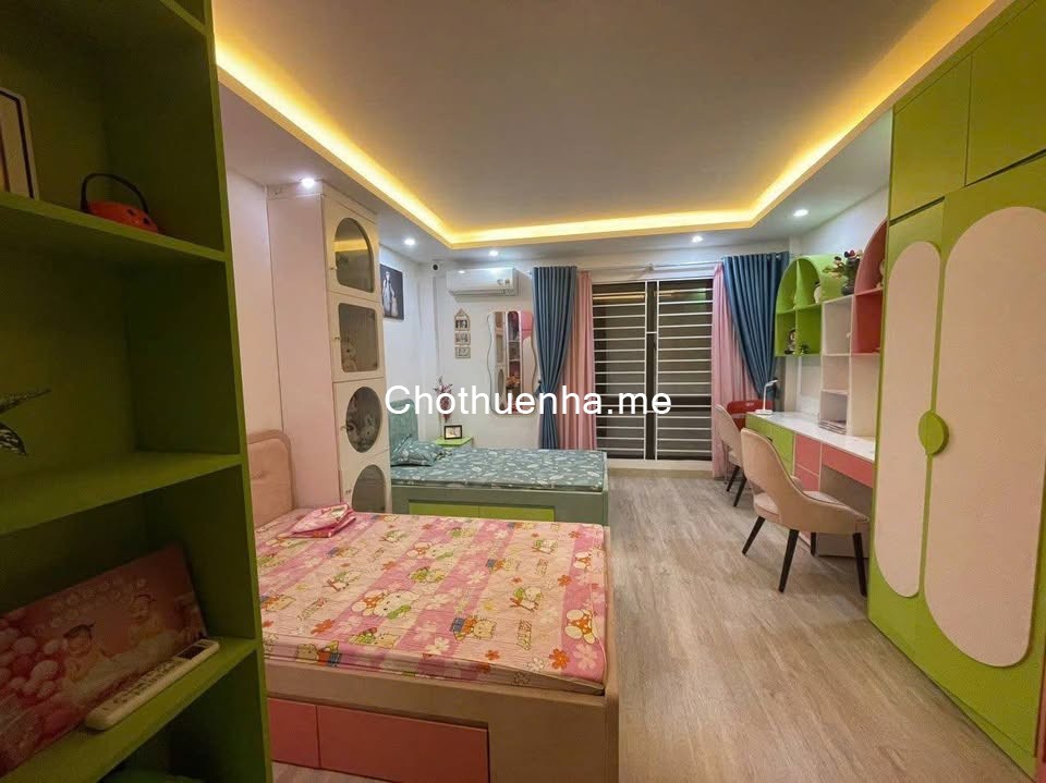 Cho thuê nhà ngõ 268 Ngọc Hồi, 5 tầng x 30m2, 3PN, 4 WC, Full đồ vào ngay