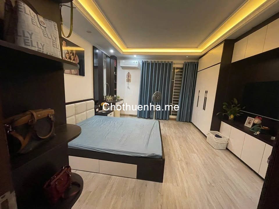 Cho thuê nhà ngõ 268 Ngọc Hồi, 5 tầng x 30m2, 3PN, 4 WC, Full đồ vào ngay