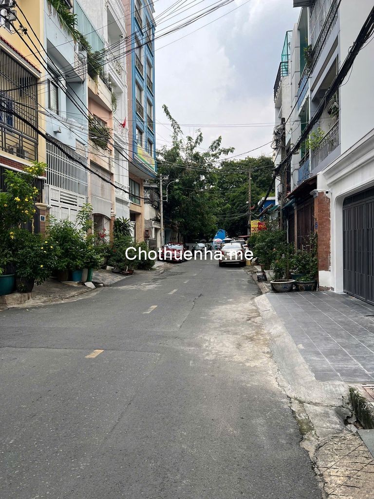 Nhà cho thuê đường Nguyễn Minh Hoàng, quận Tân Bình.