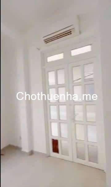 Hẻm bagac, gần Phan Xích Long, nhà nguyên căn 11tr5 2pn 3wc, giáp Quận 1