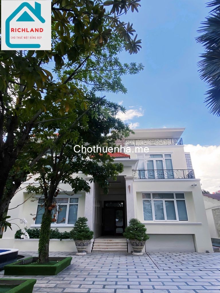 Cho thuê biệt thự mặt tiền đường Trần Văn Sắc, Phường Thảo Điền, Quận 2