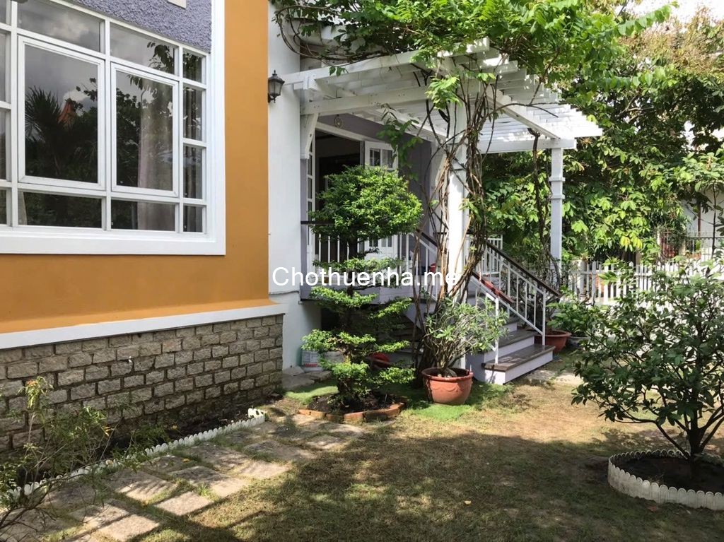 Cho thuê villa góc 2 mặt tiền – khu compound đường Nguyễn Văn Hưởng, Phường Thảo Điền, Quận 2