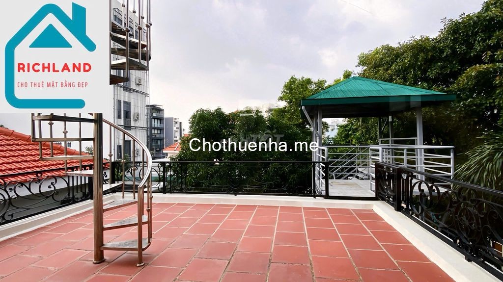 Cho thuê biệt thự mặt tiền đường Trần Văn Sắc, Phường Thảo Điền, Quận 2