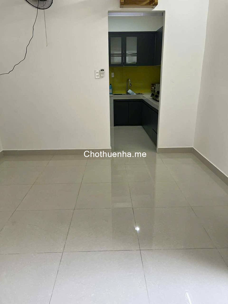 Cho thuê nhà nguyên căn đường Nguyễn Thần Hiến, Q.4.