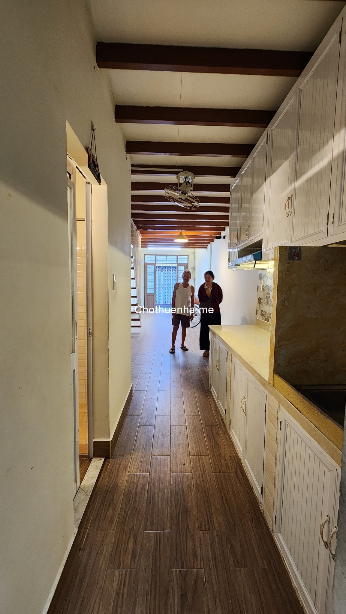 Cho thuê nhà nguyên căn hẻm 1/ Cách Mạng Tháng 8, P.10, Q.3.