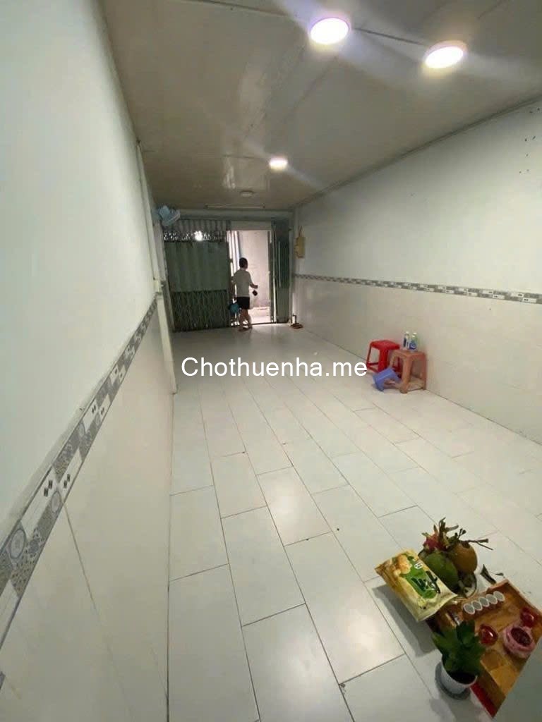 Cho thuê nhà Vườn Chuối, P.4, Q.3, xây trệt, 2 lầu, 12 triệu/tháng