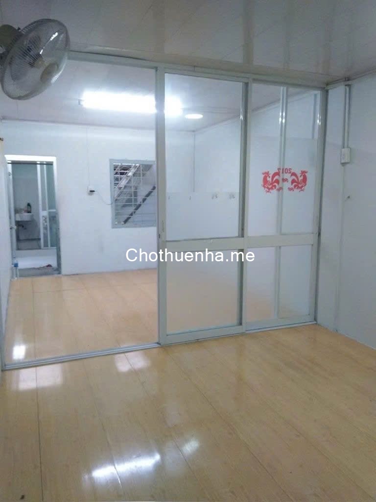 Cho thuê nhà Vườn Chuối, P.4, Q.3, xây trệt, 2 lầu, 12 triệu/tháng