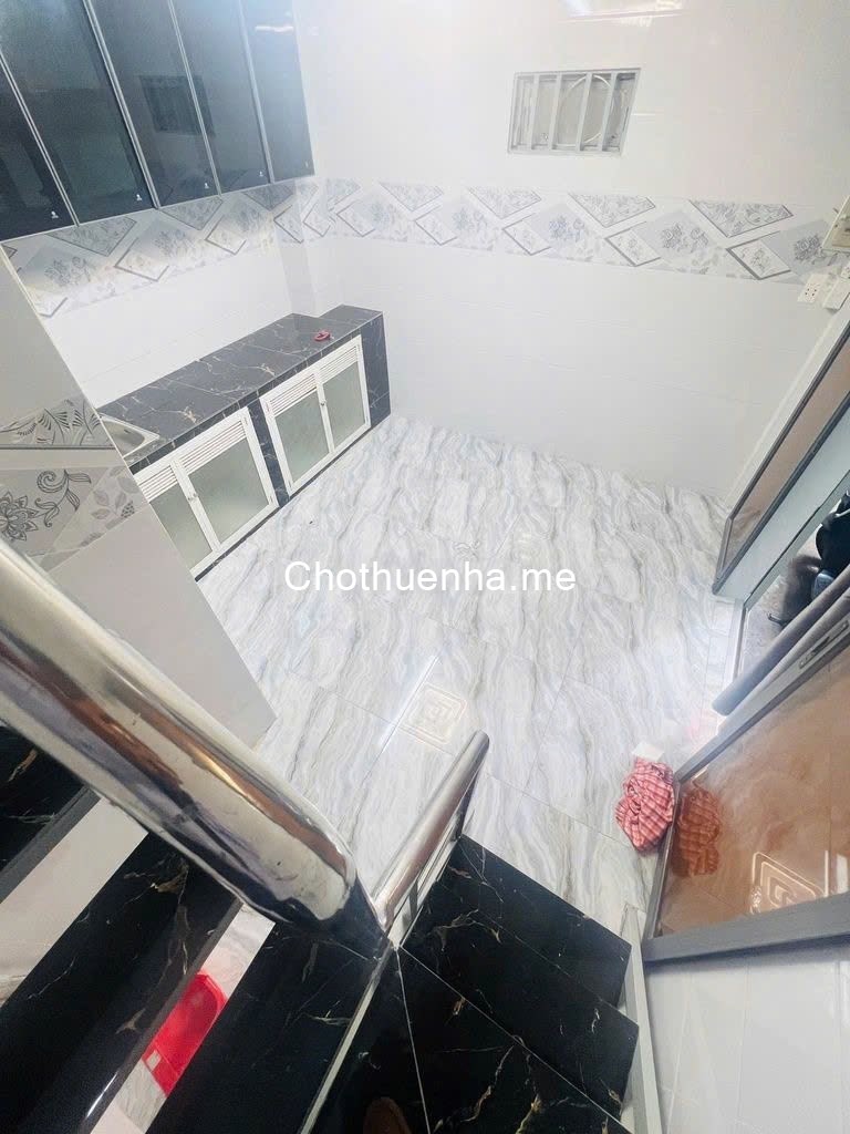 Cho thuê nhà nguyên căn trệt, lầu suốt đường Trần Đình Xu, P. Cô Giang, Q.1.