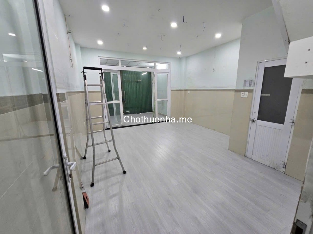 Cho thuê nhà mặt tiền Phường 15, Quận 10 – vị trí kinh doanh cực tốt.