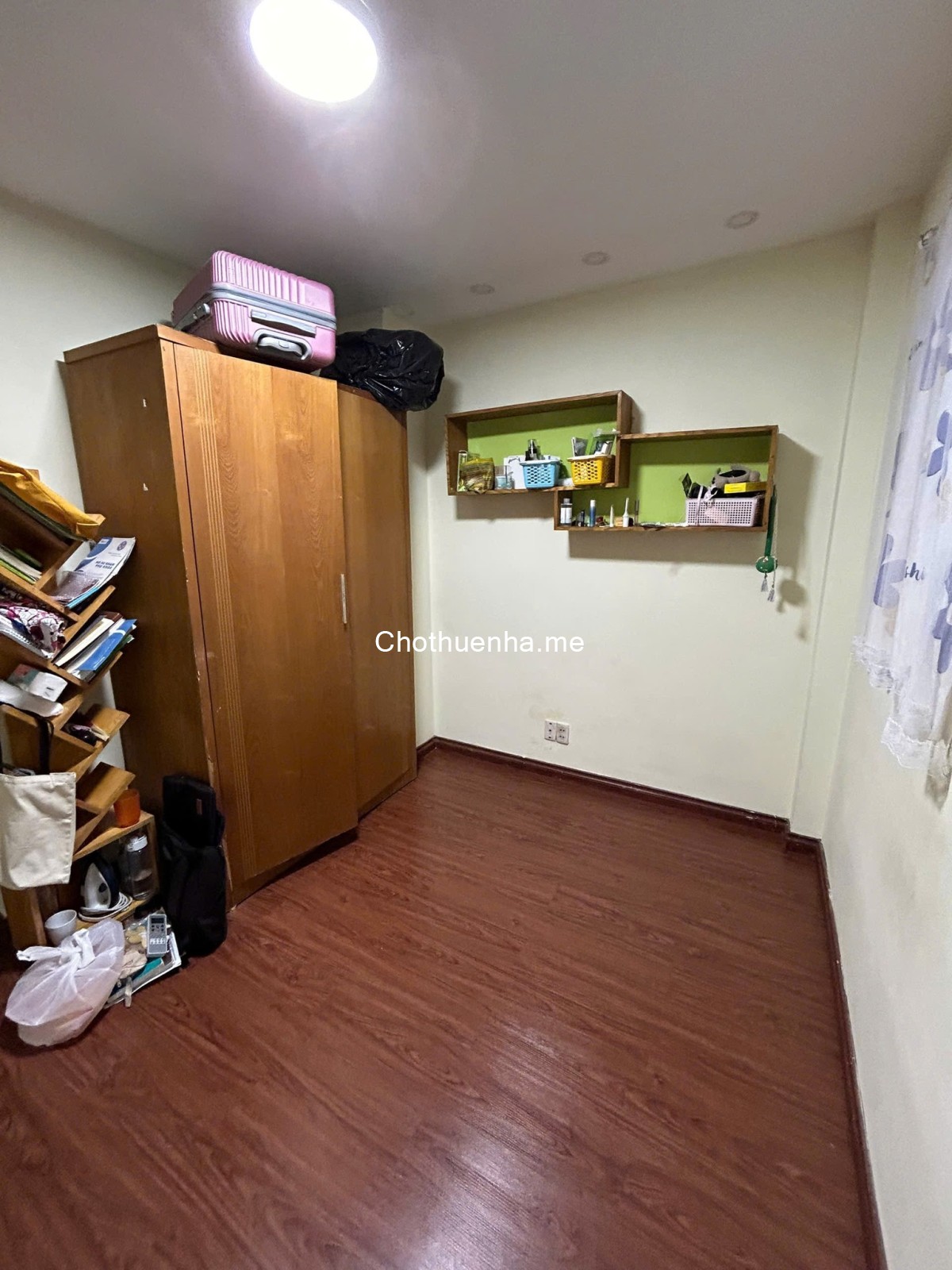 Cho thuê nhà 1 trệt, 2 lầu hẻm 463B Cách Mạng Tháng 8, Quận 10.