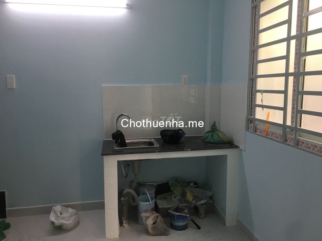 Nhà cho thuê hẻm nhựa xe hơi 4,5m sát mặt đường Trường Sa – khu Phan Xích Long