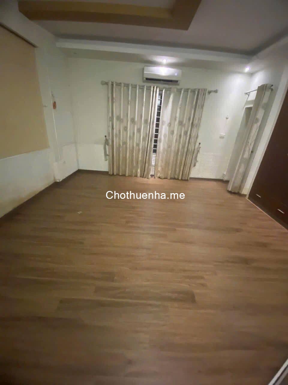 Cho thuê nhà nguyên căn ngõ 10 Nam Dư, 42m2 × 5 tầng, gồm 3 phòng ngủ, 4 vệ sinh, 9tr
