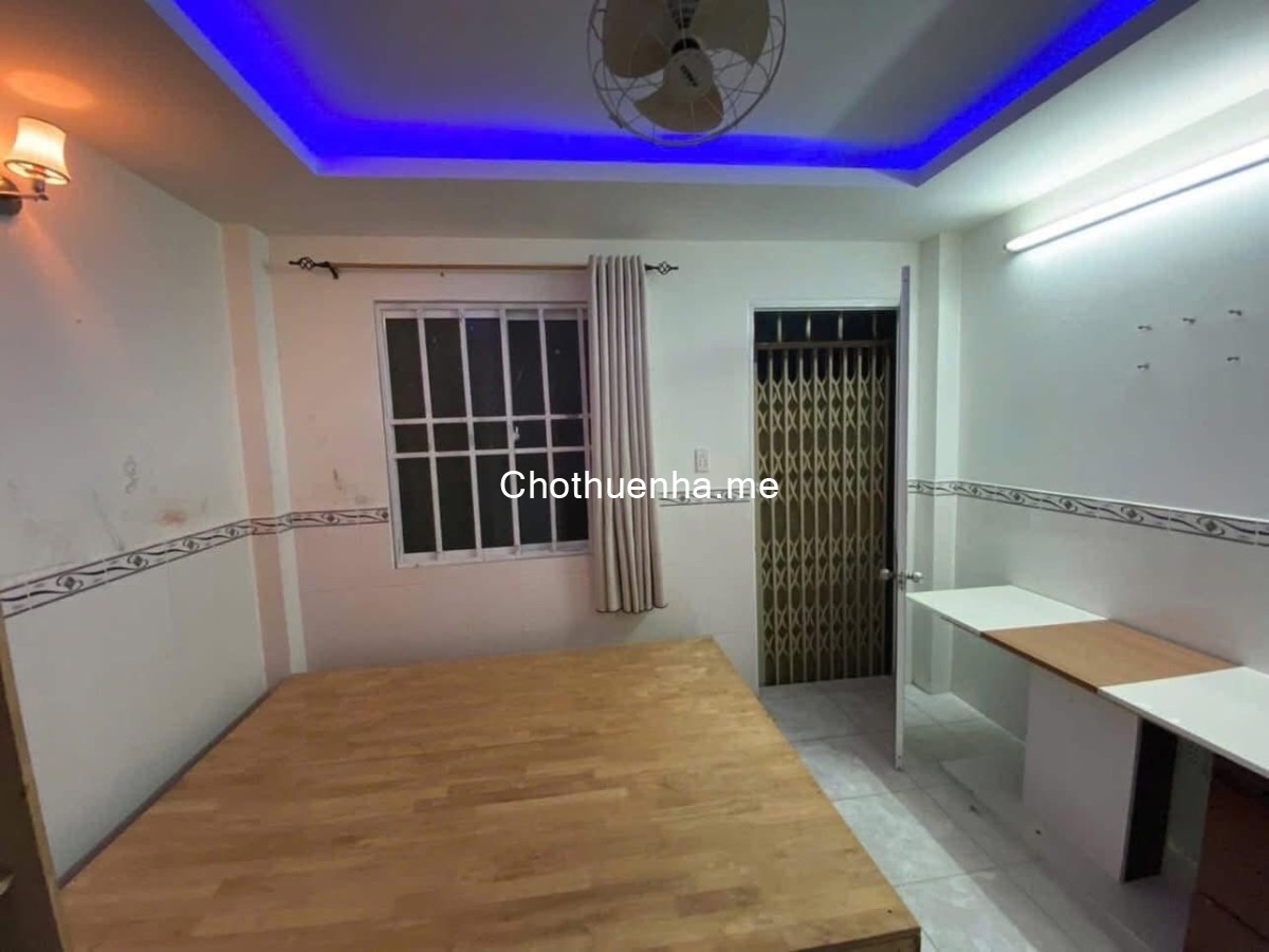 Cho thuê nhà nguyên căn trệt lửng 2 lầu Đường Đoàn Văn Bơ, Phường 13, Q4