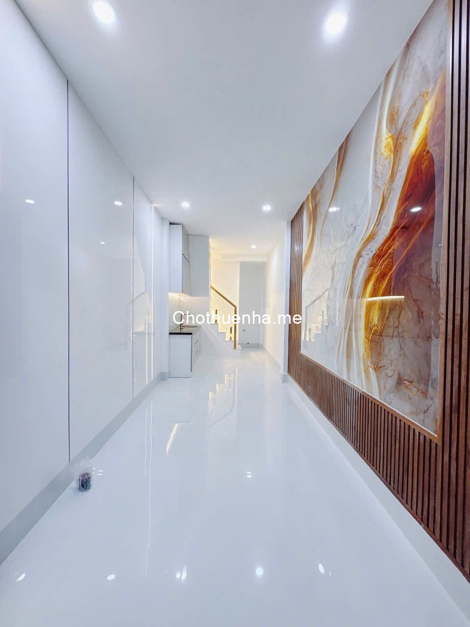 CHO THUÊ NHÀ ĐẸP 3 TẤM ĐÚC – TRỤC ĐƯỜNG NGUYỄN KHOÁI, P.2, QUẬN 4