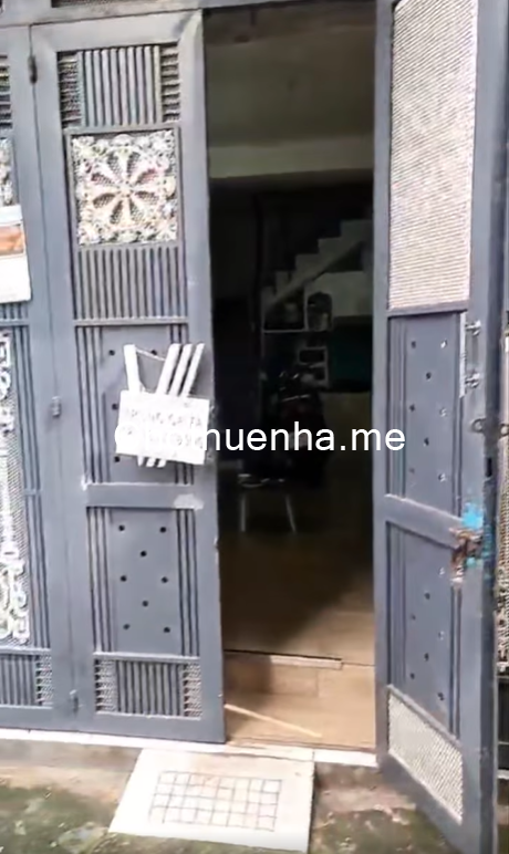 Hẻm 4m, thông ra khu 20 Thước, Vĩnh Khánh, nhà 1 trệt, 3 lầu 3PN, 12 triêu/th