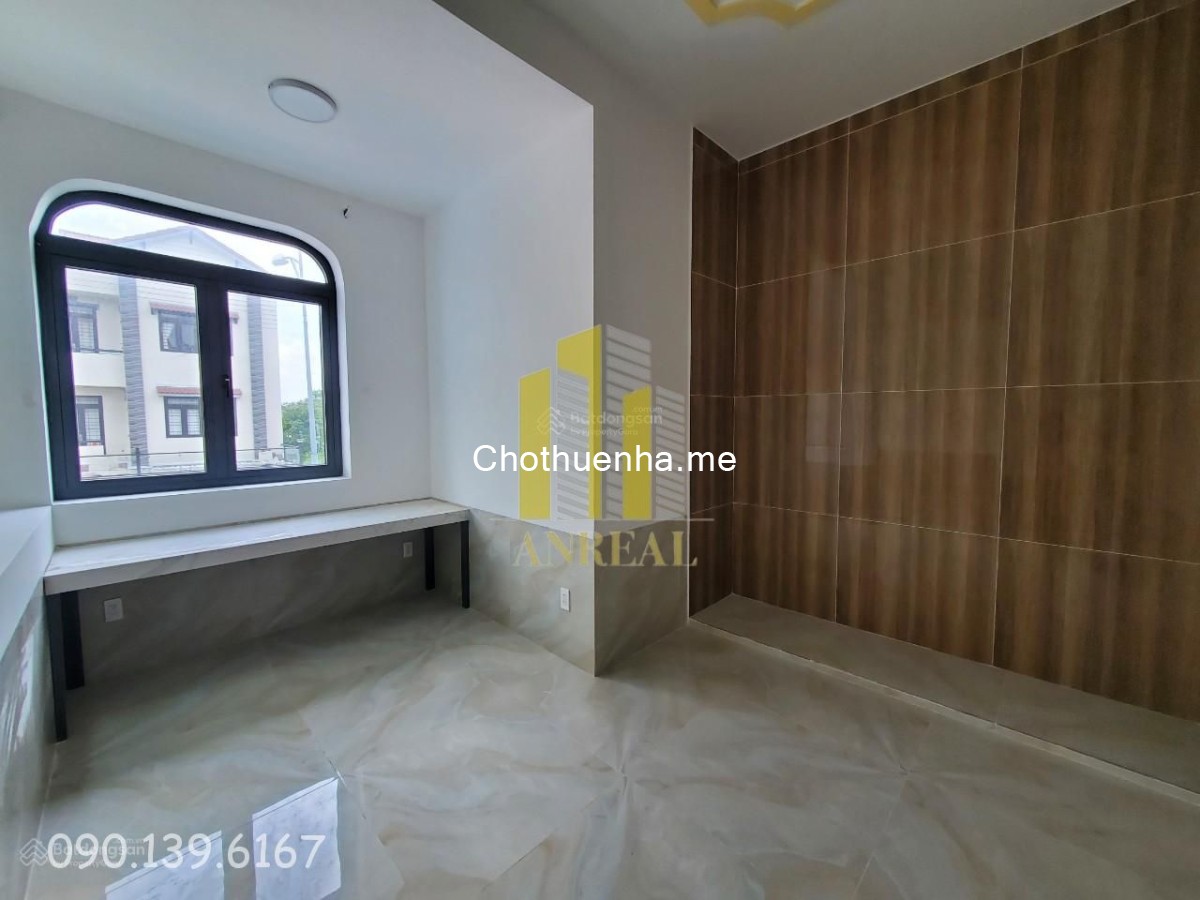 VILLA GÓC 2 MẶT TIỀN GẦN TRƯƠNG VĂN BANG SÂN VƯỜN 5 PHÒNG - GIÁ 38 TRIỆU