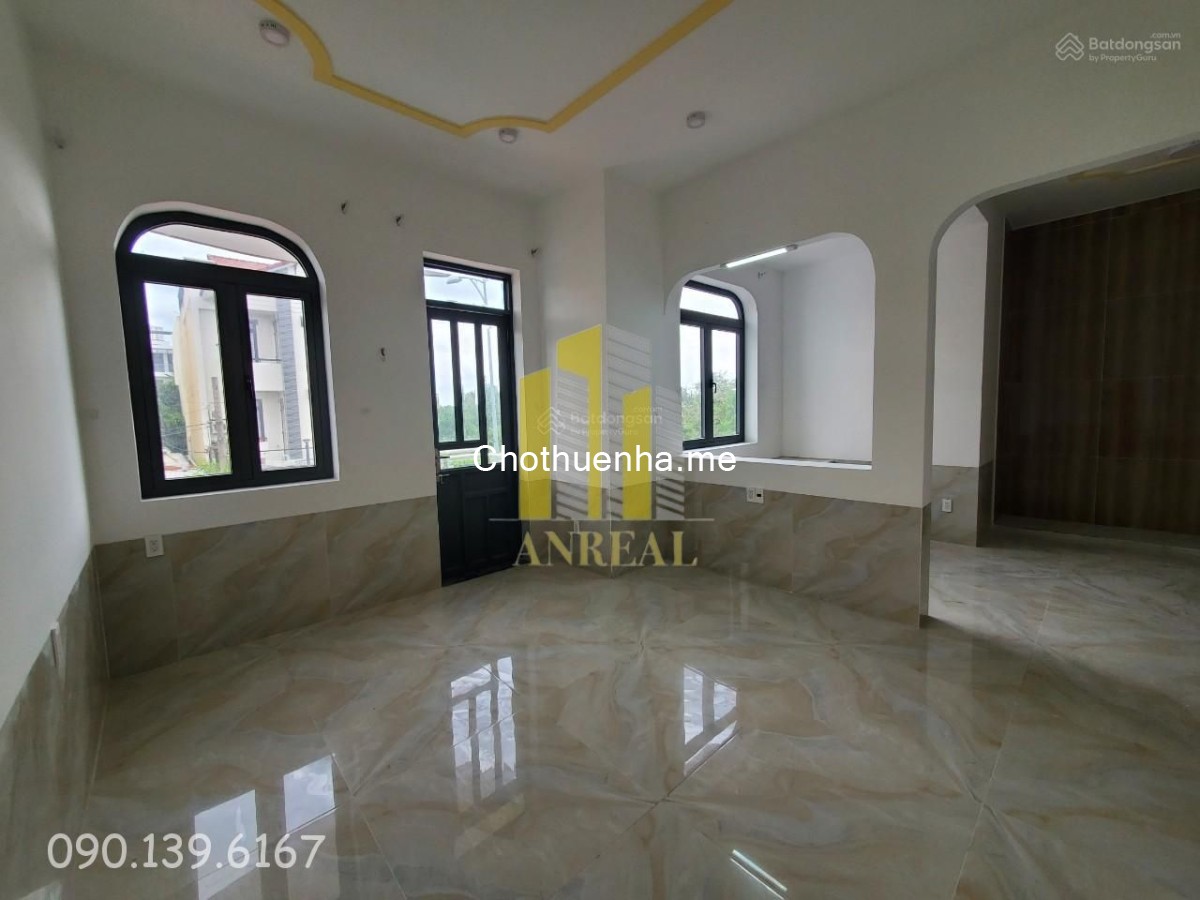 VILLA GÓC 2 MẶT TIỀN GẦN TRƯƠNG VĂN BANG SÂN VƯỜN 5 PHÒNG - GIÁ 38 TRIỆU