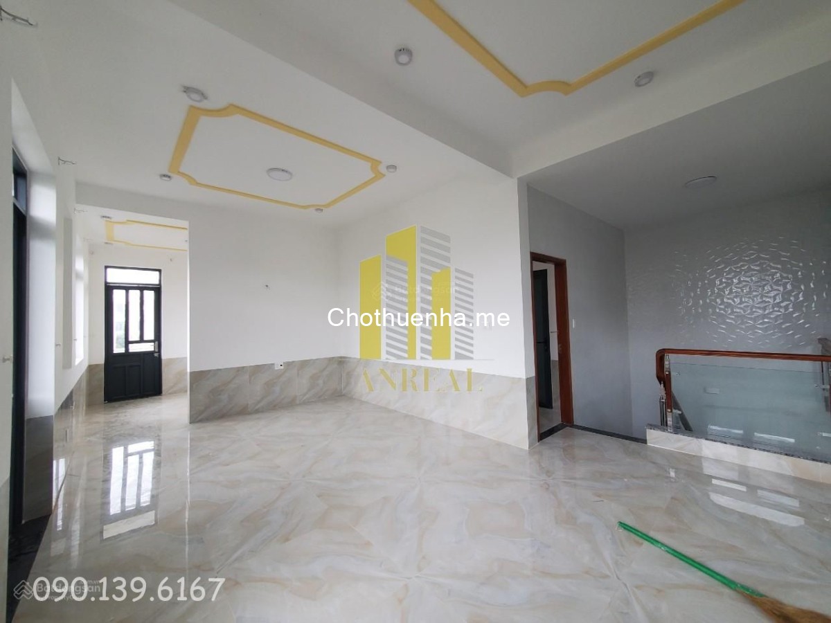 VILLA GÓC 2 MẶT TIỀN GẦN TRƯƠNG VĂN BANG SÂN VƯỜN 5 PHÒNG - GIÁ 38 TRIỆU