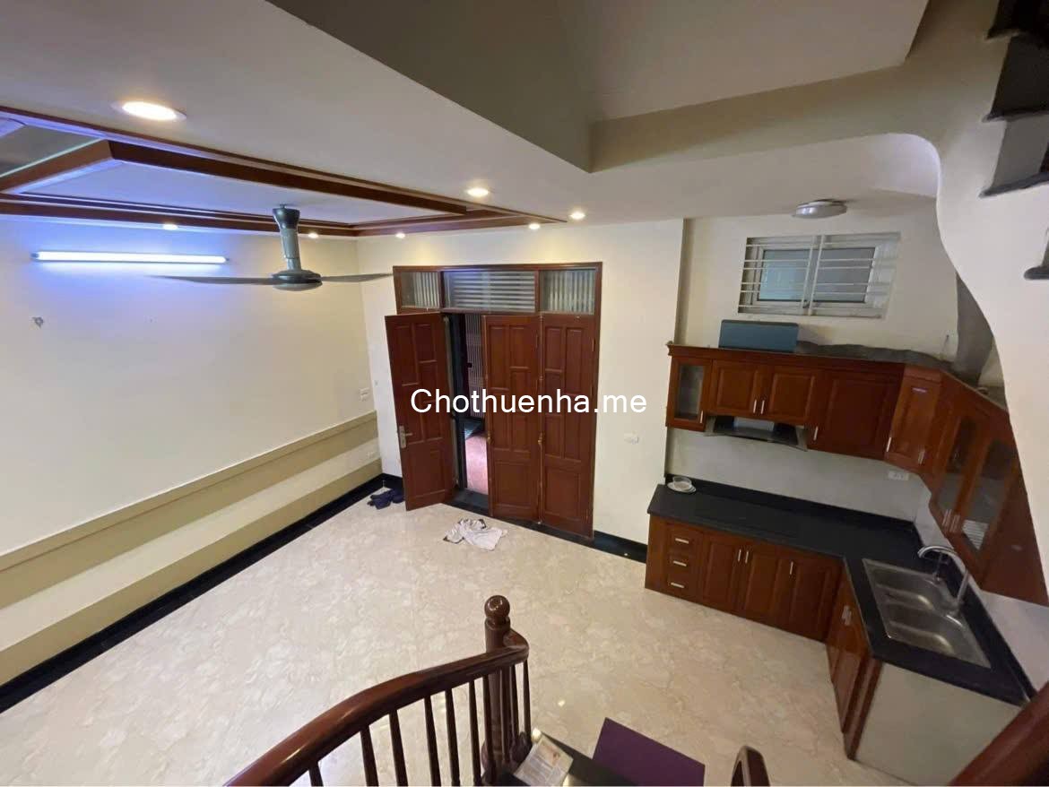 Cho thuê nhà riêng ngõ 521 Trương Định, 35m² x 5 tầng, 3PN khéo kín, 11 triệu
