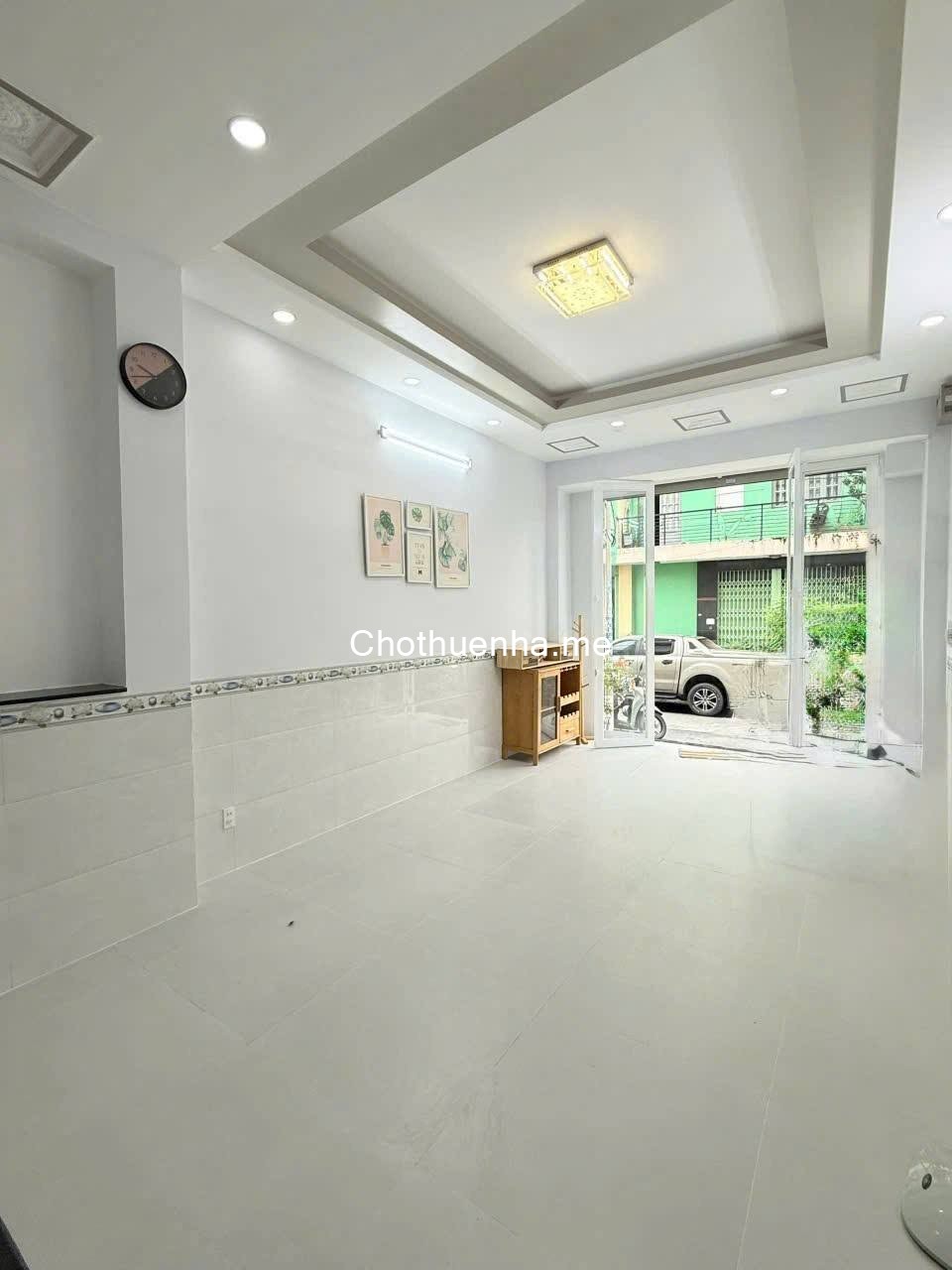 Cho thuê nhà 1 trệt, 2 lầu, 5PN, hẻm xe hơi đường Tô Hiến Thành, Quận 10