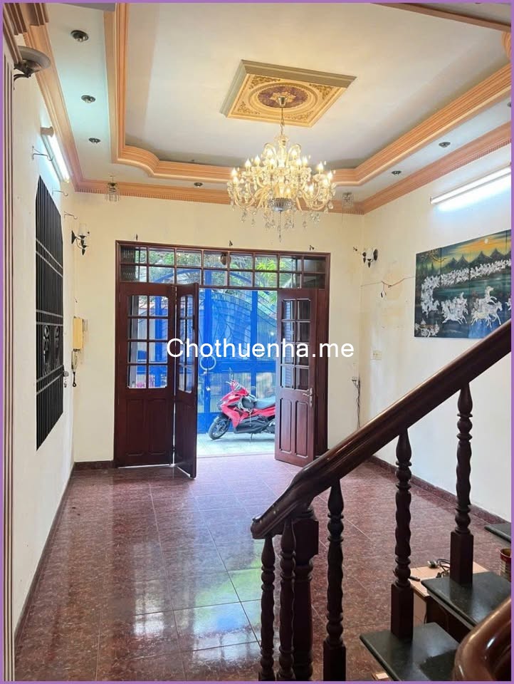 Cho thuê nhà nguyên căn 1 trệt, 2 lầu, 1 tầng tum hẻm lớn đường 3/2 – Phường 14, Quận 10