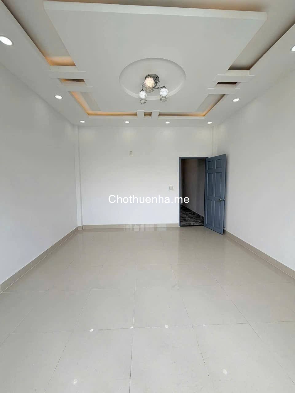 Cho thuê nhà 1 trệt, 2 lầu, 5PN, hẻm xe hơi đường Tô Hiến Thành, Quận 10