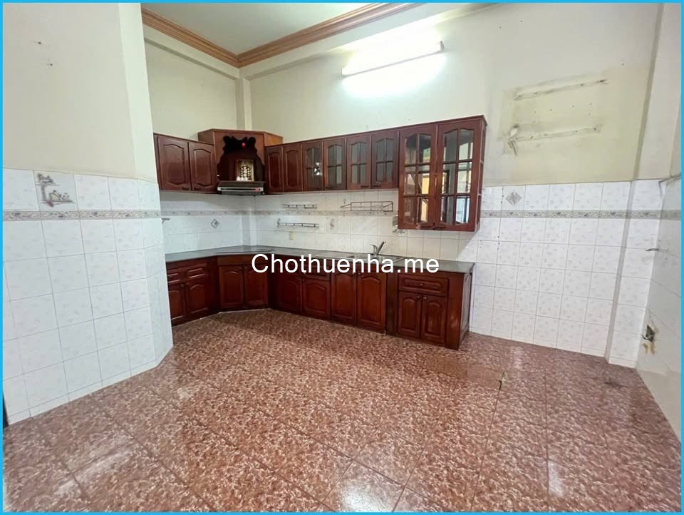 Cho thuê nhà nguyên căn 1 trệt, 2 lầu, 1 tầng tum hẻm lớn đường 3/2 – Phường 14, Quận 10