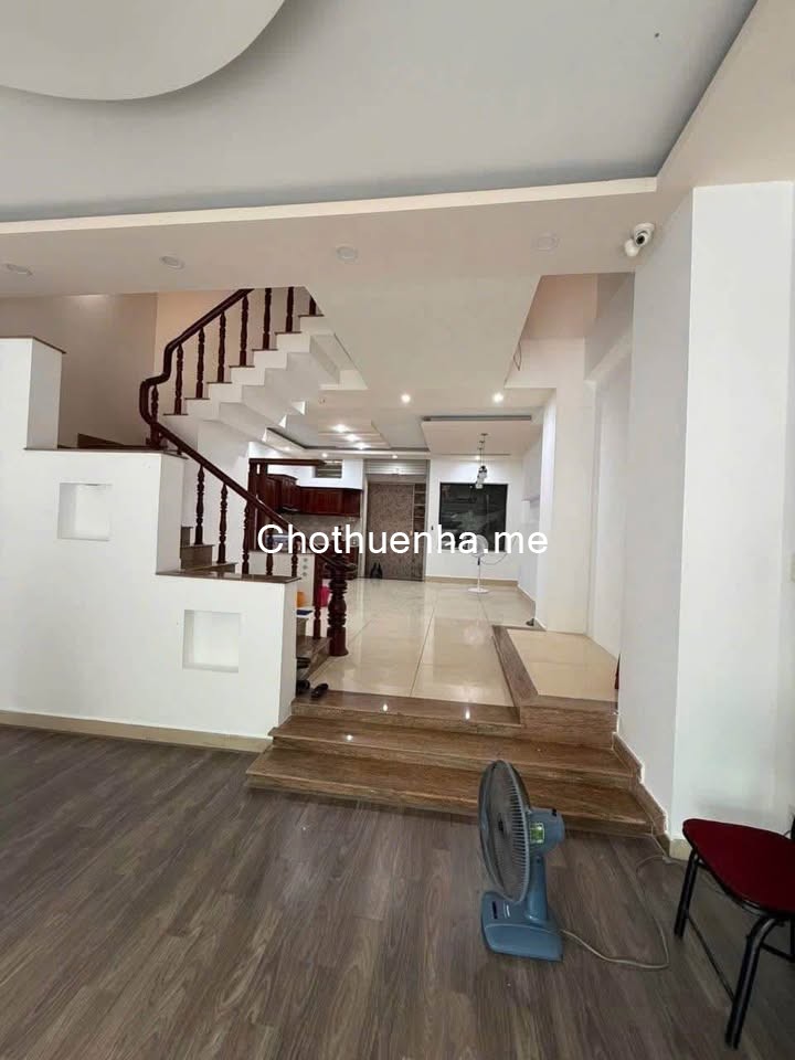 Cho thuê nhà 1 trệt + 3 lầu (4 tầng) Đường Số 65, Phường Tân Phong, Quận 7