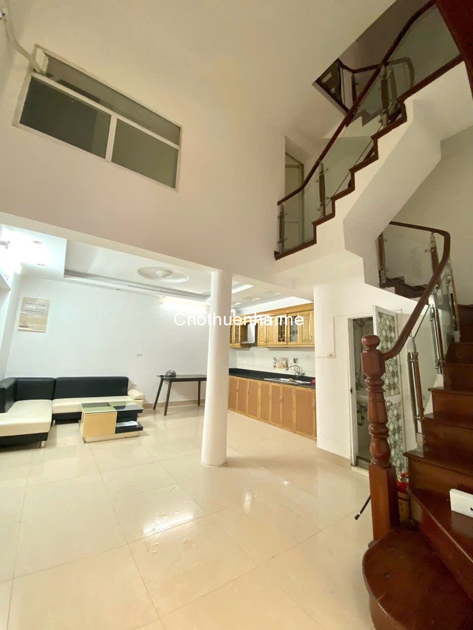 Cho thuê nhà Phố Chính Kinh, 43m2 x 2.5 tầng, 2 ngủ, 2 vệ sinh, 11 Triệu