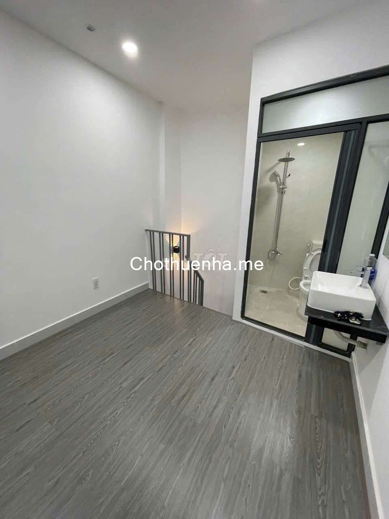 cho thuê nhà 1 trệt, 1 lầu hẻm đường Đề Thám Q1