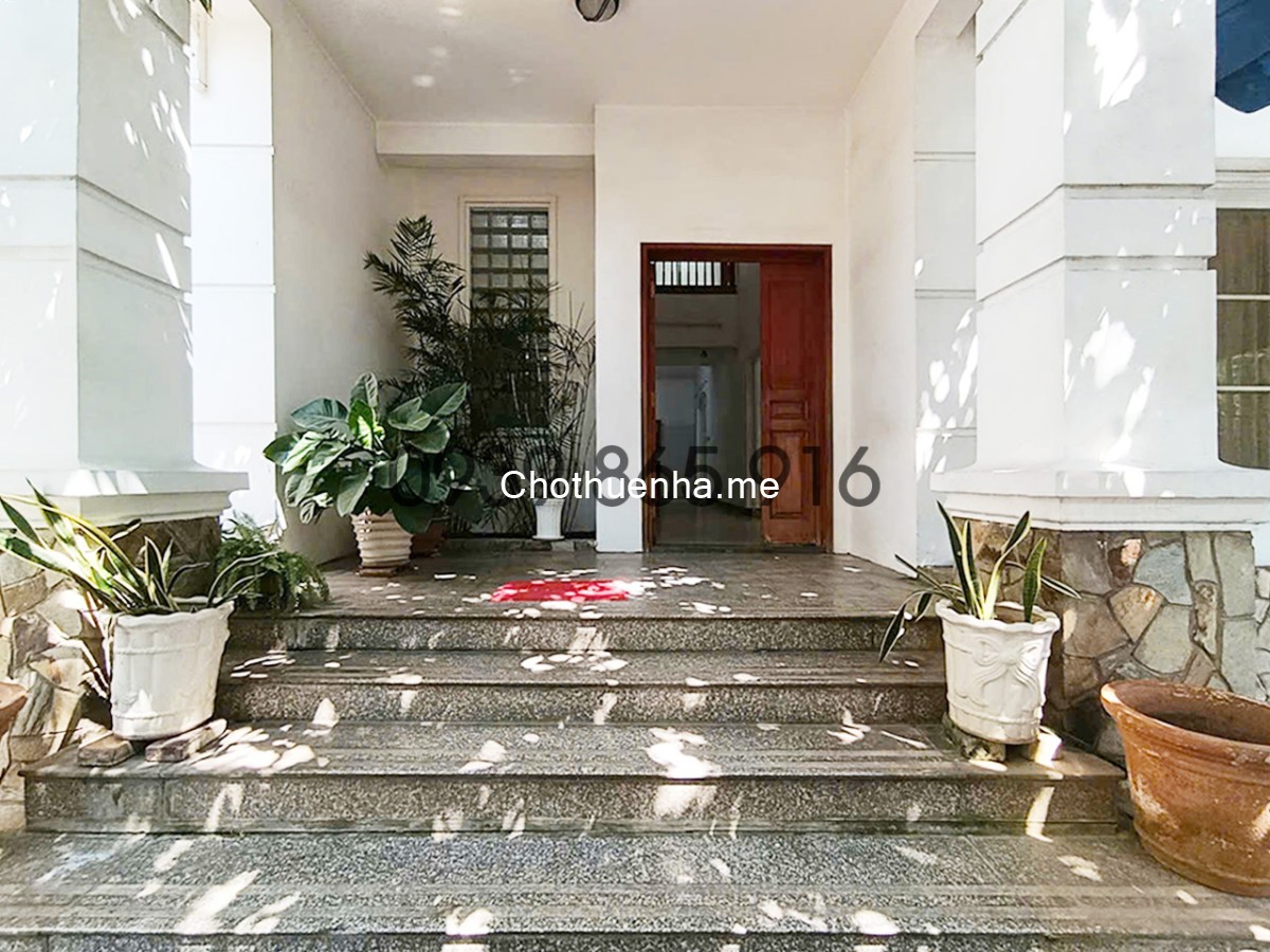 Cho thuê biệt thự sân vườn, có hồ bơi tại phường An Khánh Quận 2