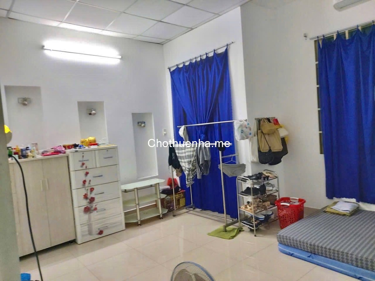 Cho thuê nhà 65m², 1 lầu, 2PN, 2WC, có sân để xe – P. Bình Trưng Tây, Q2